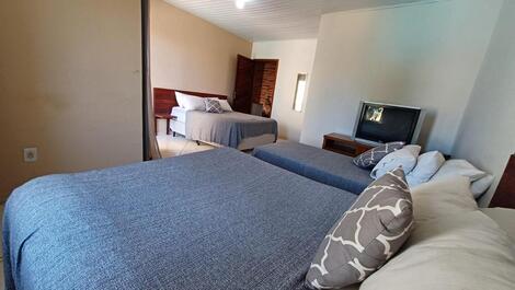 House in Cabo Frio with 3 suites and a swimming pool just a few steps from the sea!