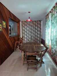 House in Cabo Frio with 3 suites and a swimming pool just a few steps from the sea!