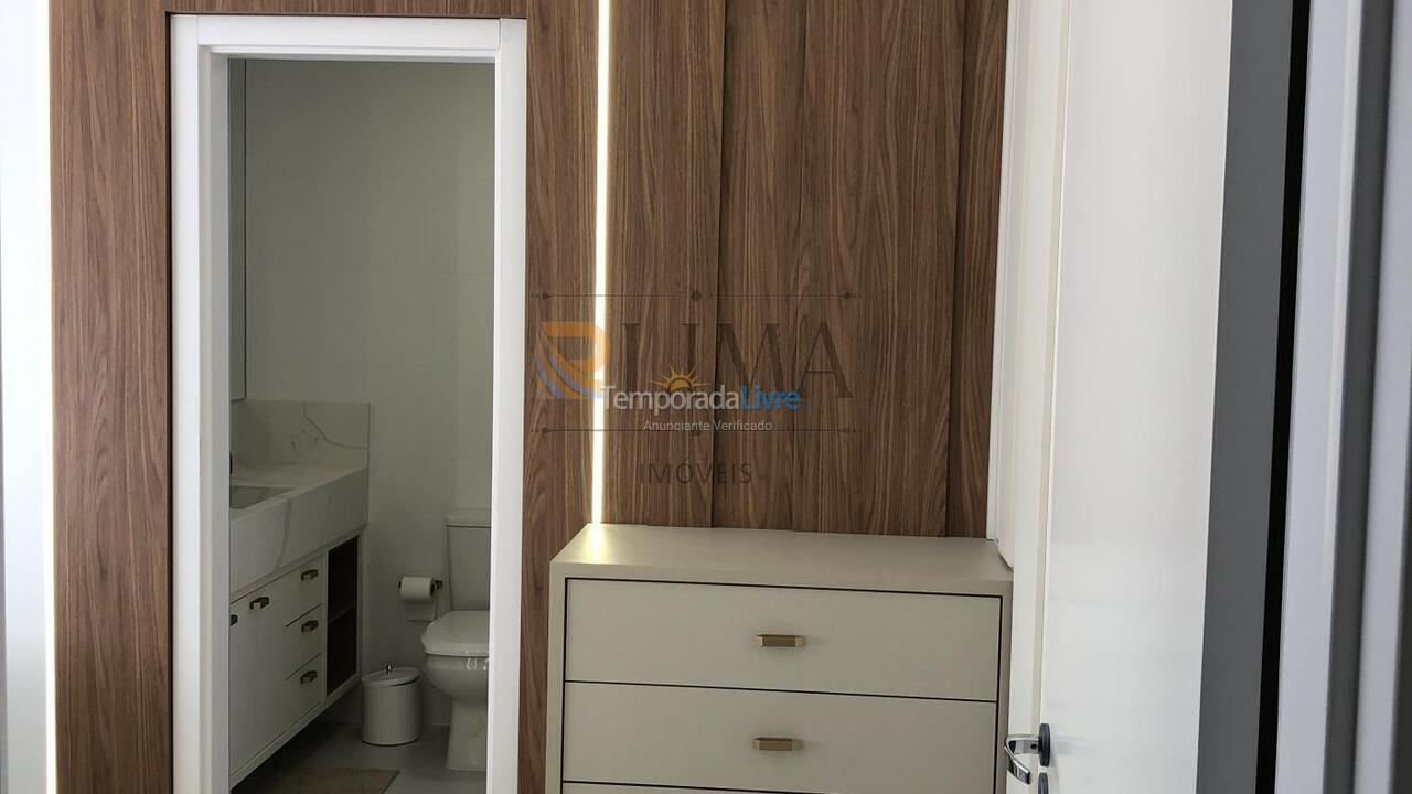 Apartamento para aluguel de temporada em Bombinhas (Canto Grande)