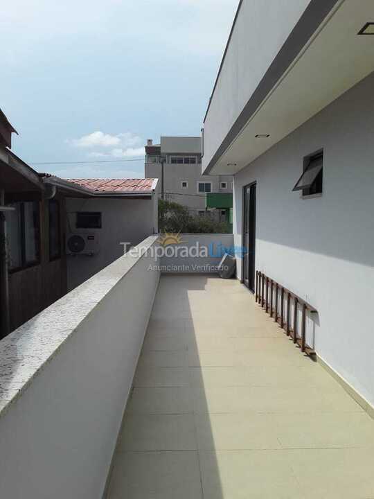 Casa para aluguel de temporada em Bombinhas (Canto Grande)