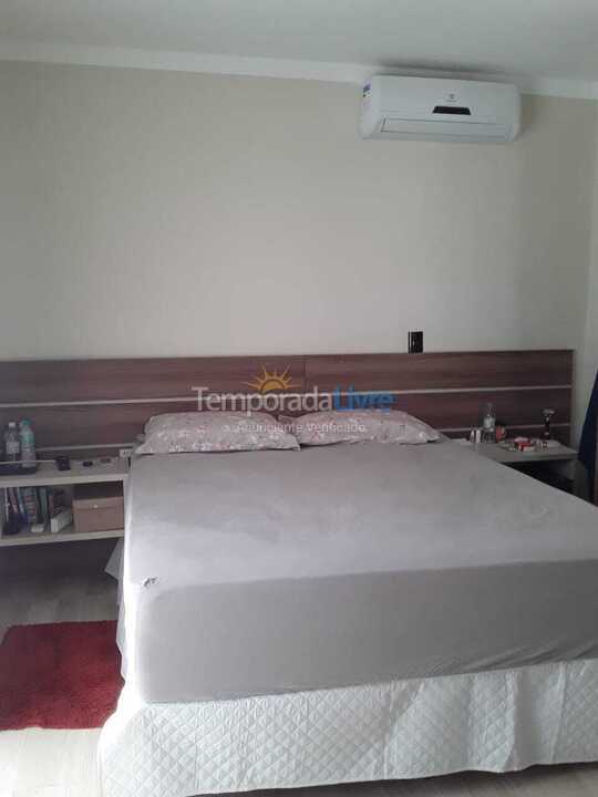 Casa para aluguel de temporada em Bombinhas (Canto Grande)