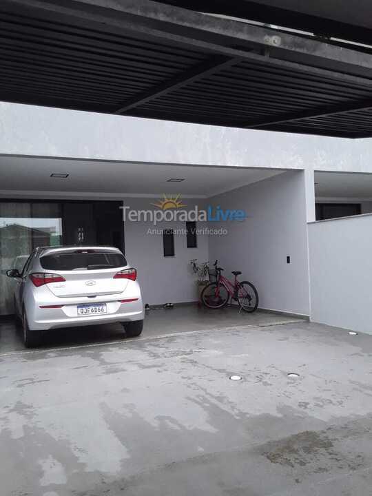 Casa para aluguel de temporada em Bombinhas (Canto Grande)