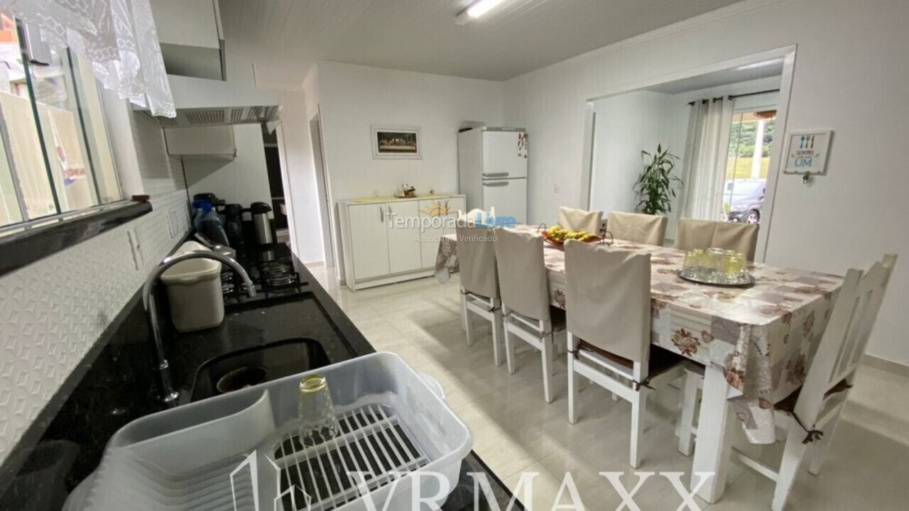 Casa para aluguel de temporada em Bombinhas (Sertãozinho)