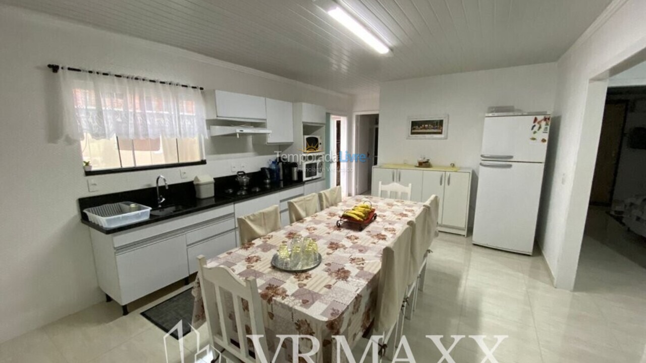 Casa para aluguel de temporada em Bombinhas (Sertãozinho)