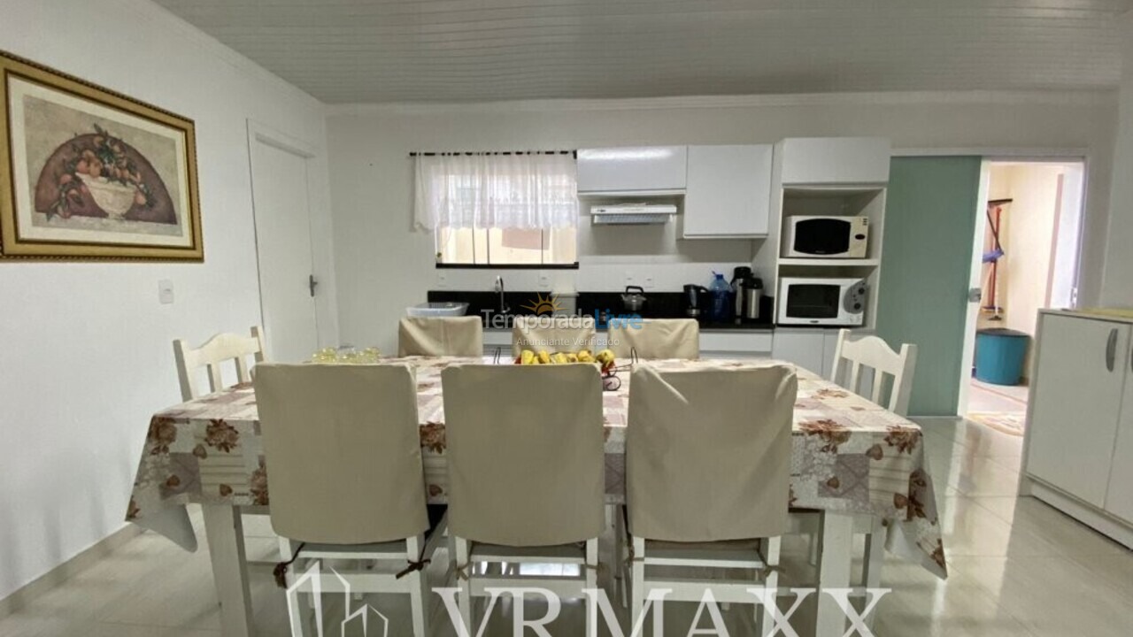 Casa para aluguel de temporada em Bombinhas (Sertãozinho)