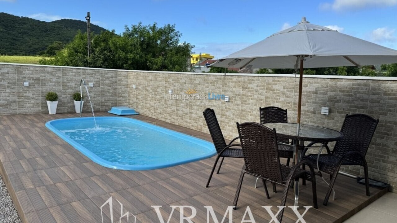 Casa para aluguel de temporada em Bombinhas (Sertãozinho)