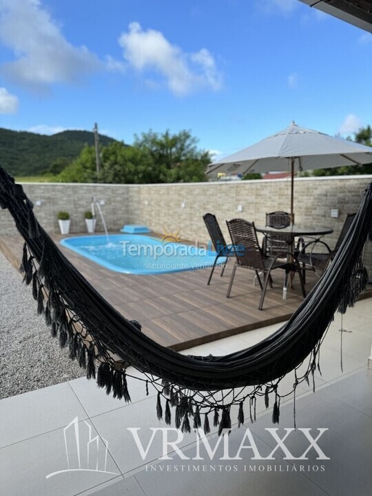 Casa para aluguel de temporada em Bombinhas (Sertãozinho)