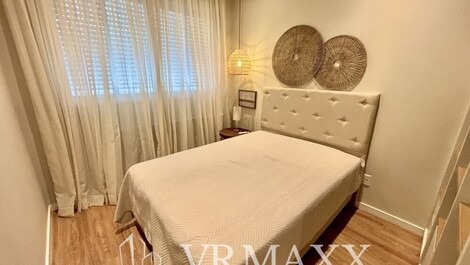 Apartamento com piscina em Mariscal