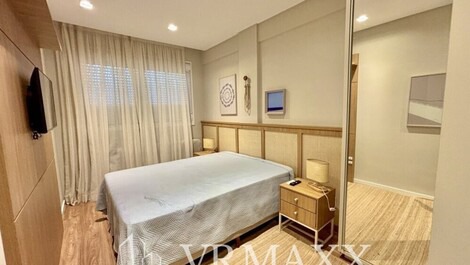 Apartamento com piscina em Mariscal