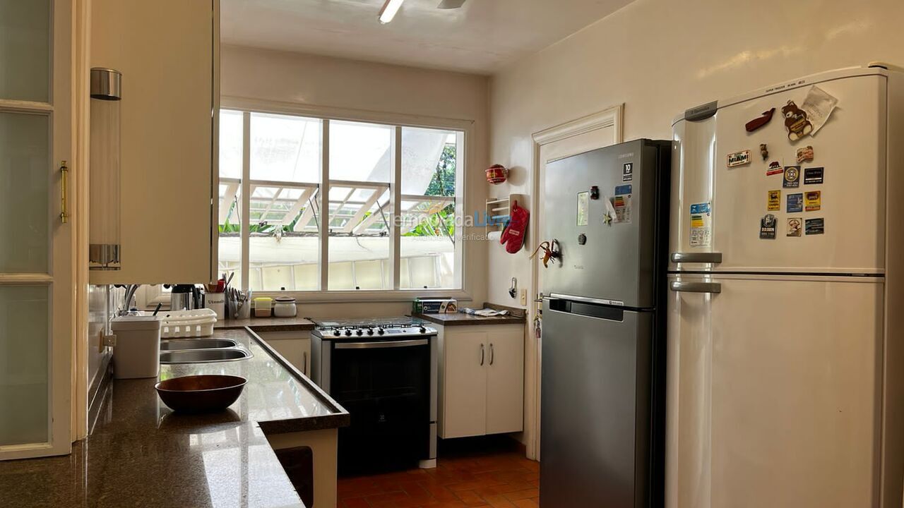 Casa para aluguel de temporada em São Sebastião (Praia da Baleia)