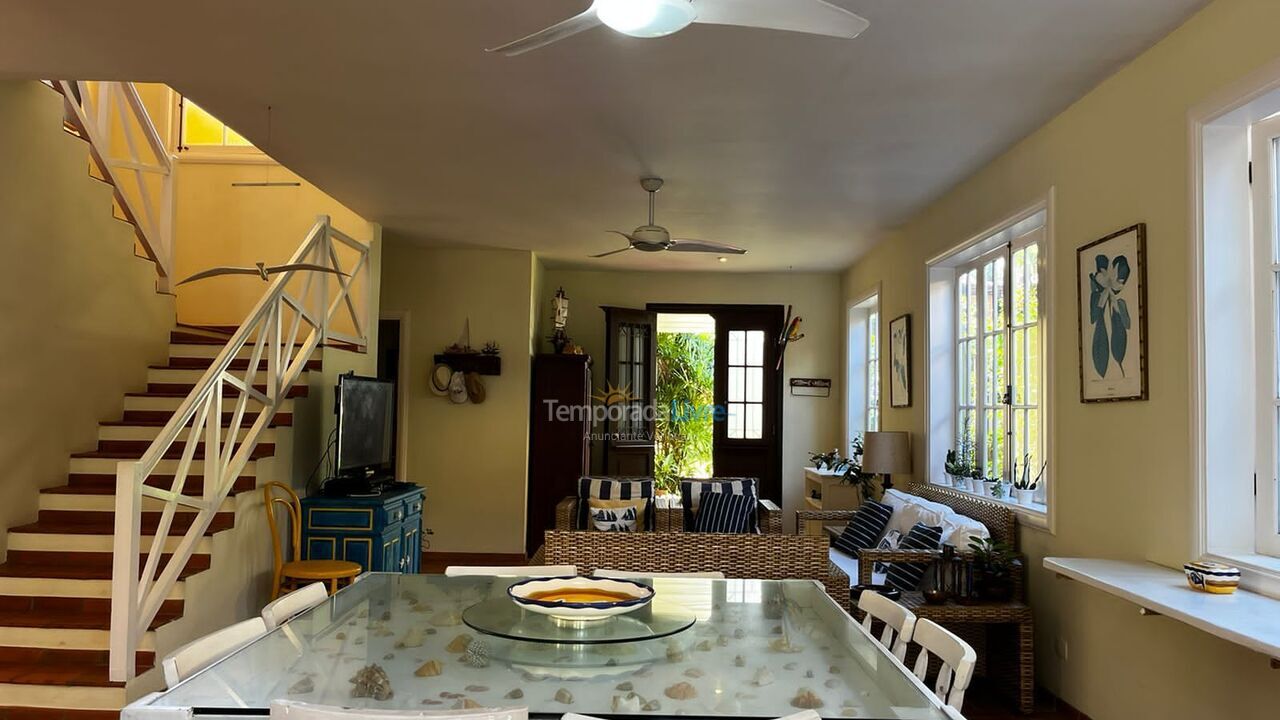 Casa para aluguel de temporada em São Sebastião (Praia da Baleia)