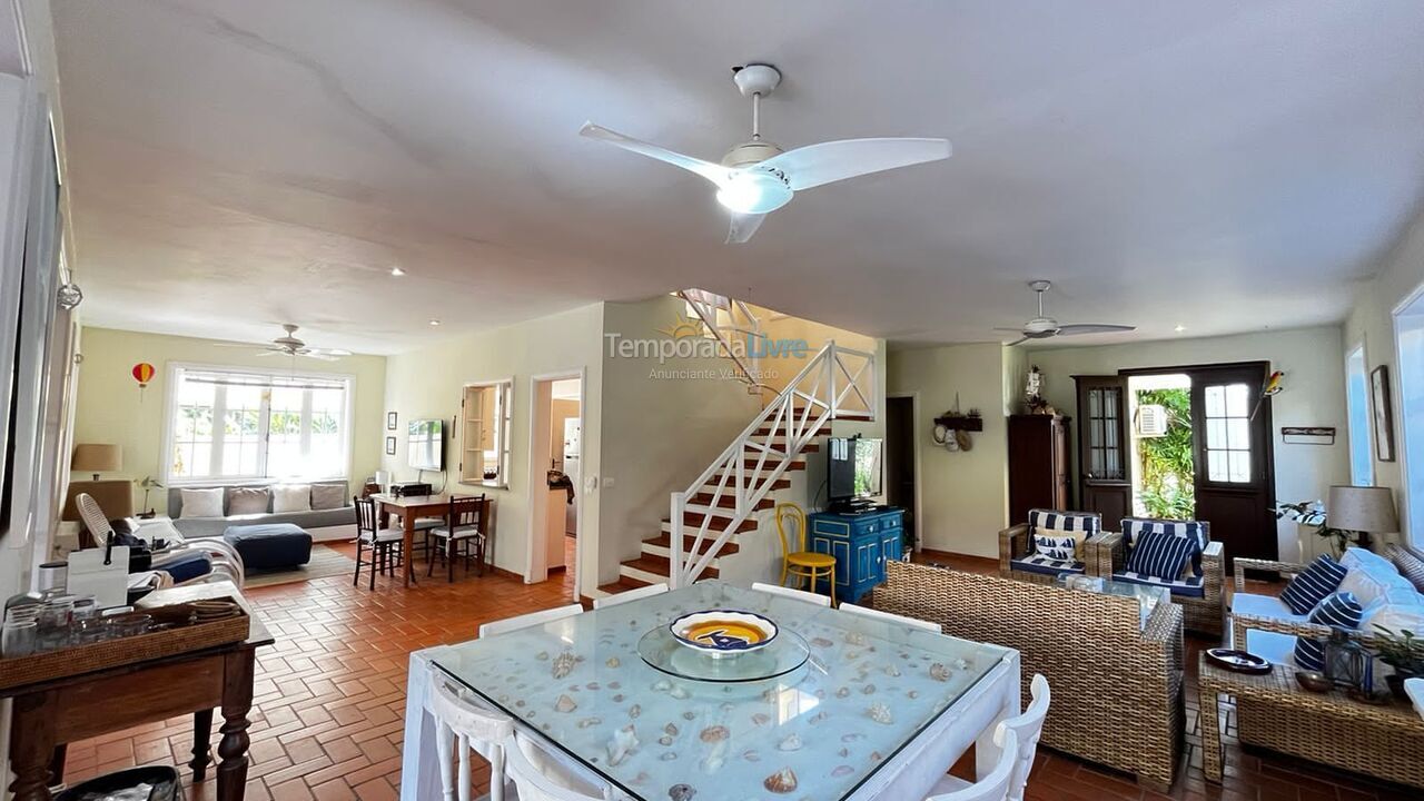 Casa para aluguel de temporada em São Sebastião (Praia da Baleia)