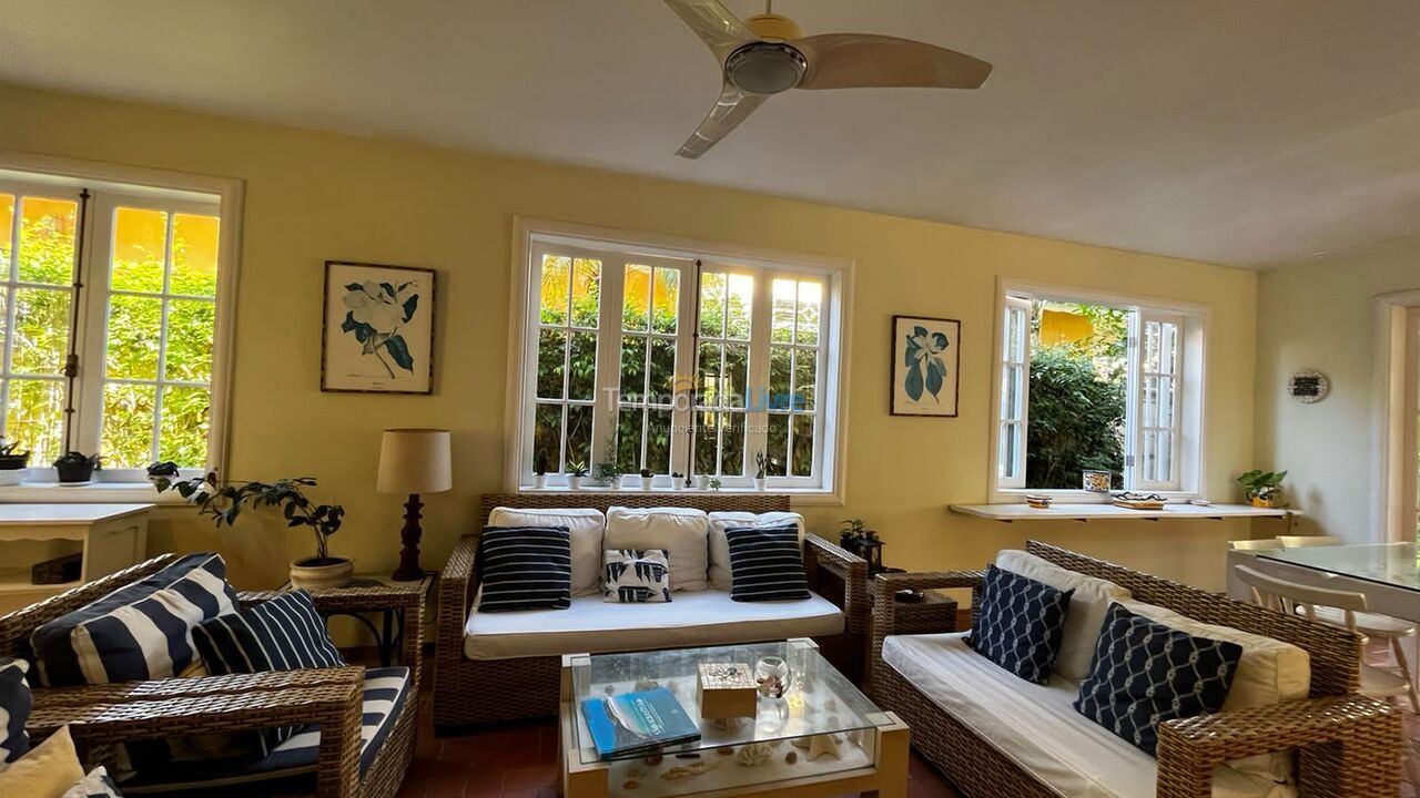 Casa para aluguel de temporada em São Sebastião (Praia da Baleia)
