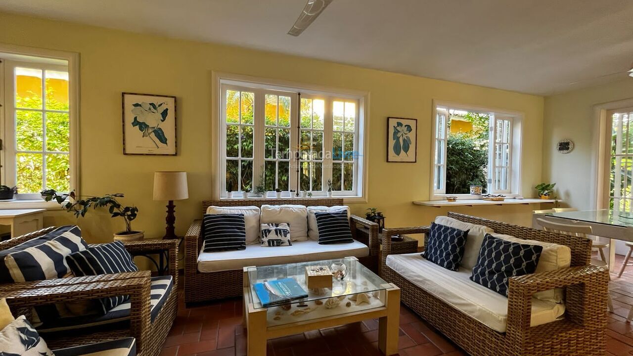 Casa para aluguel de temporada em São Sebastião (Praia da Baleia)