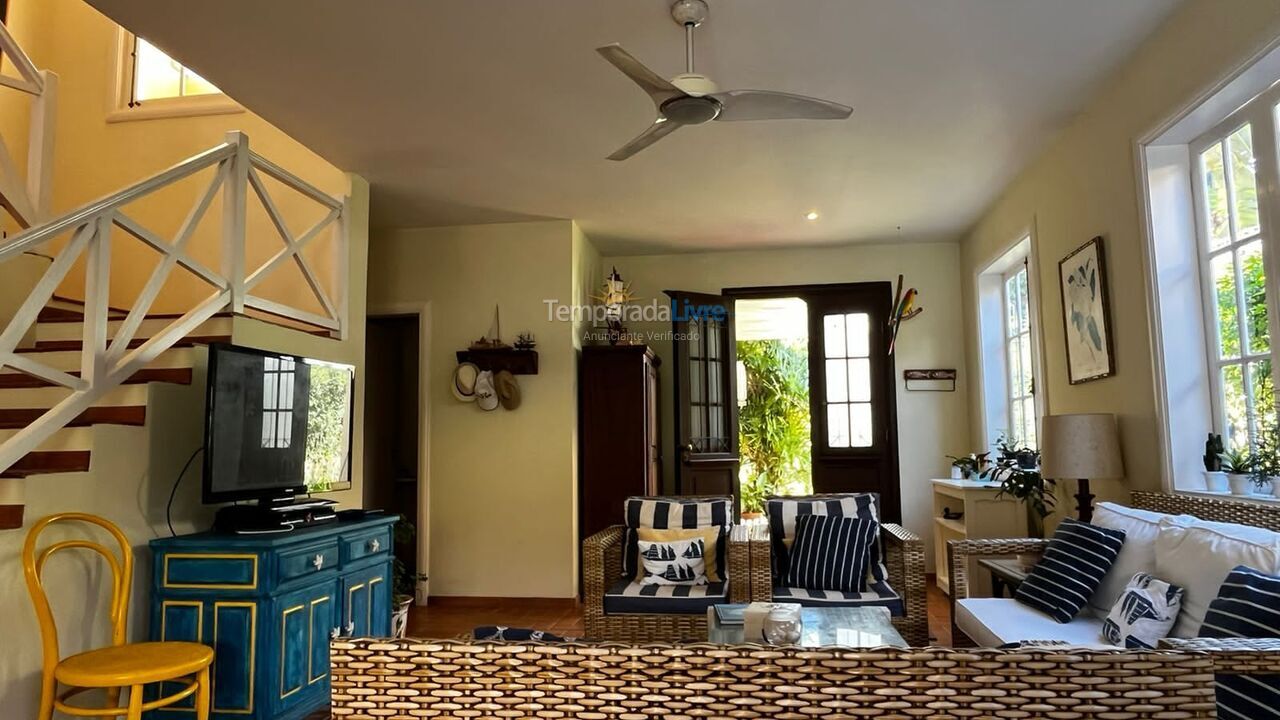 Casa para aluguel de temporada em São Sebastião (Praia da Baleia)