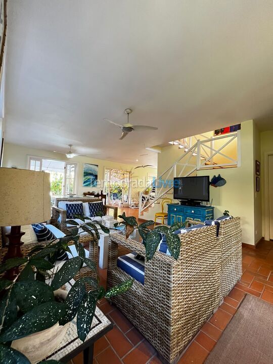 Casa para aluguel de temporada em São Sebastião (Praia da Baleia)