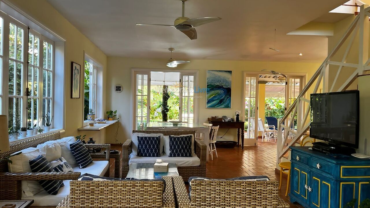 Casa para aluguel de temporada em São Sebastião (Praia da Baleia)