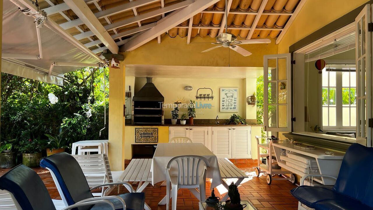 Casa para aluguel de temporada em São Sebastião (Praia da Baleia)