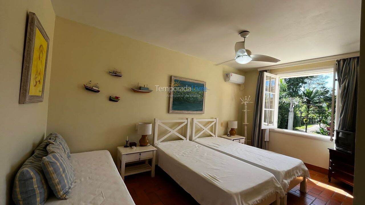 Casa para aluguel de temporada em São Sebastião (Praia da Baleia)