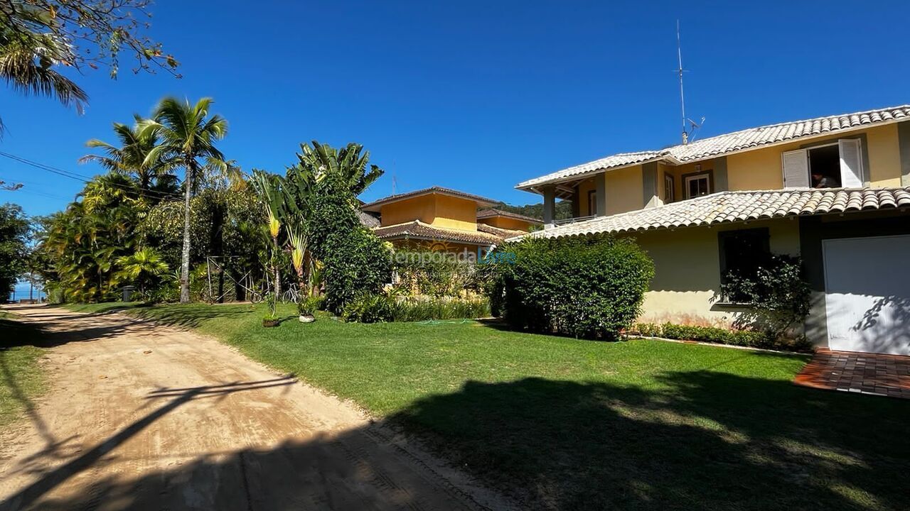 Casa para aluguel de temporada em São Sebastião (Praia da Baleia)
