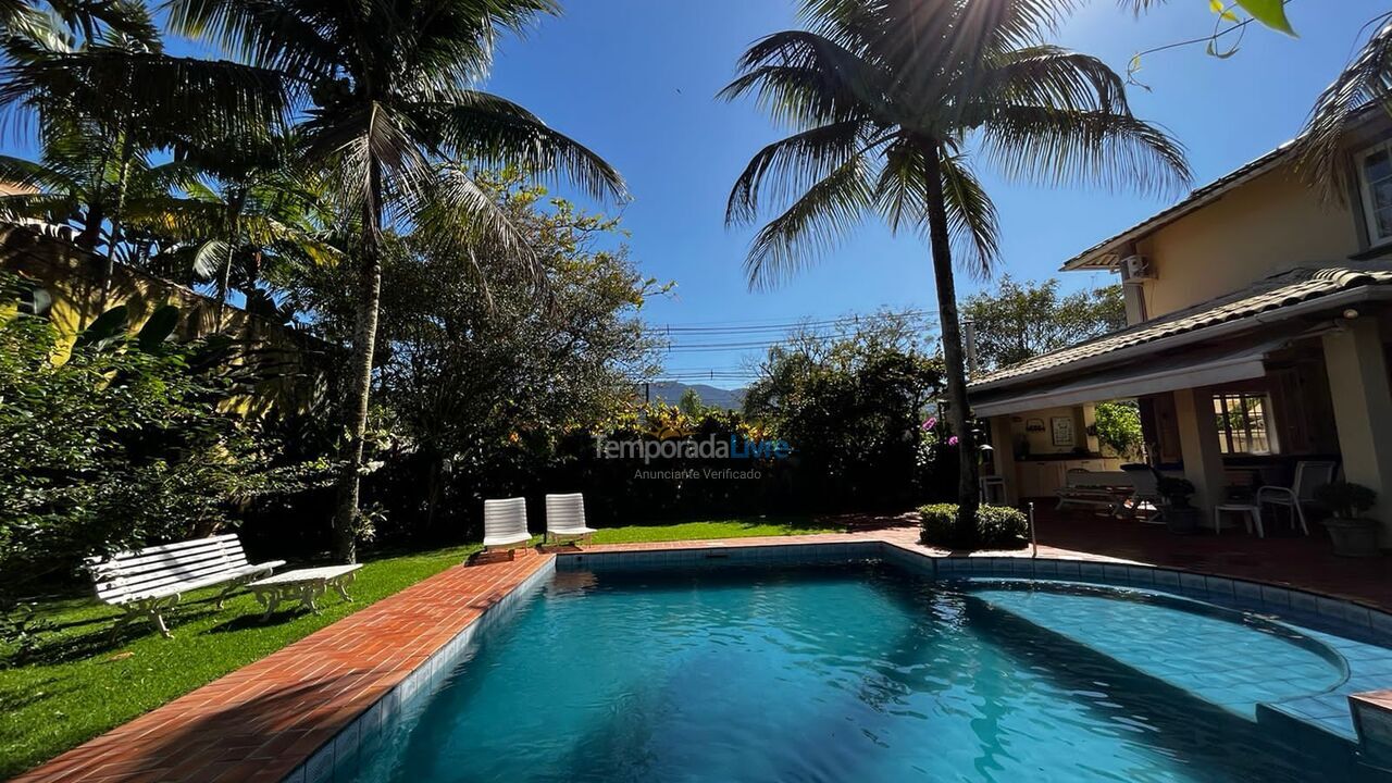 Casa para aluguel de temporada em São Sebastião (Praia da Baleia)