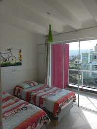 Hermoso y espacioso ático frente al mar