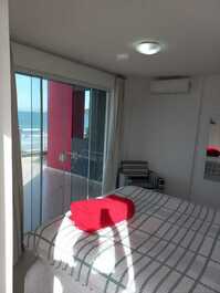 Hermoso y espacioso ático frente al mar