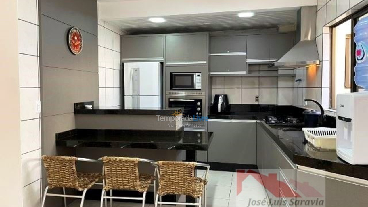 Apartamento para aluguel de temporada em Bombinhas (Praia de Bombas)