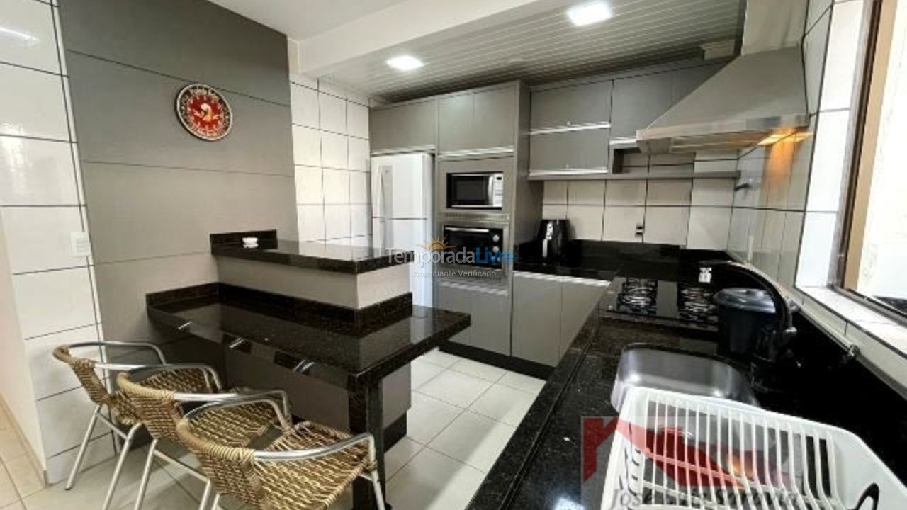 Apartamento para aluguel de temporada em Bombinhas (Praia de Bombas)