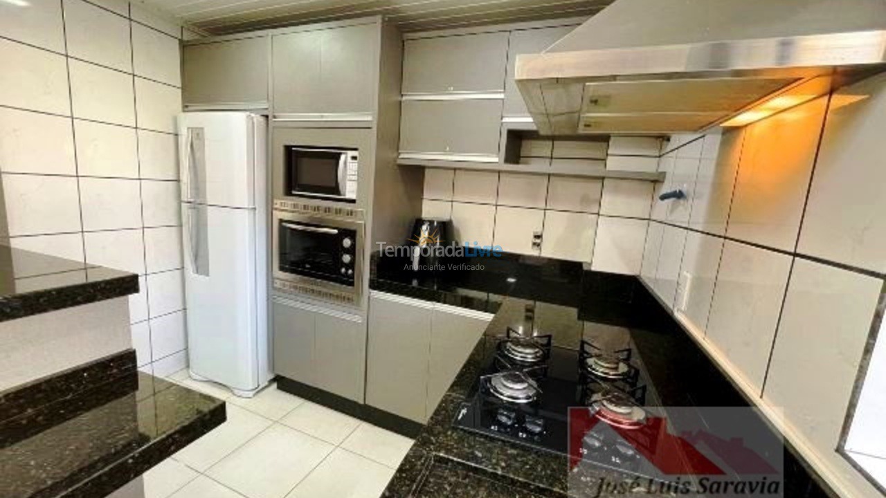 Apartamento para aluguel de temporada em Bombinhas (Praia de Bombas)