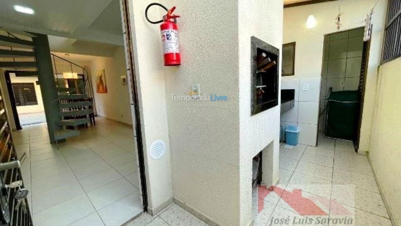 Apartamento para aluguel de temporada em Bombinhas (Praia de Bombas)
