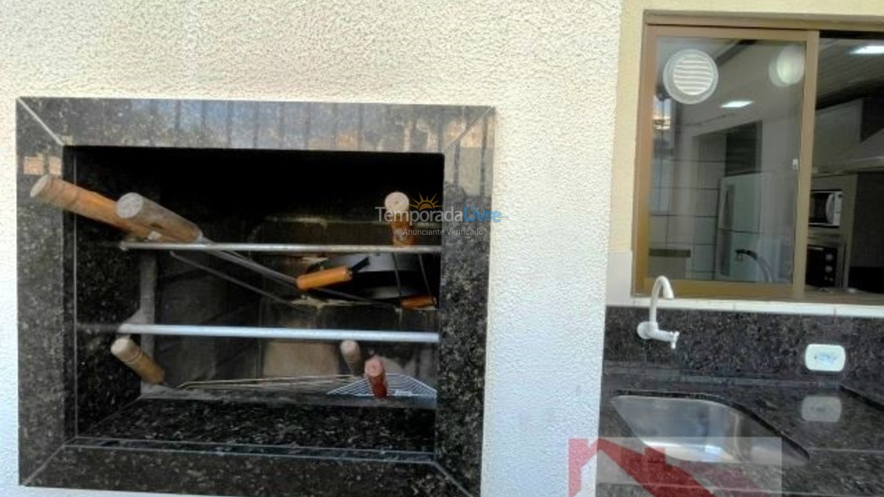 Apartamento para aluguel de temporada em Bombinhas (Praia de Bombas)