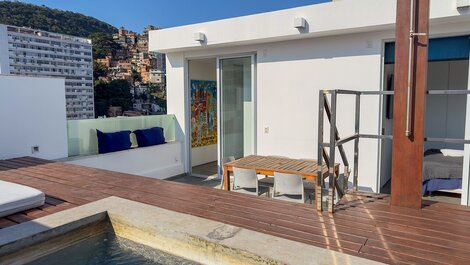Cobertura duplex com 3 suites em Ipanema