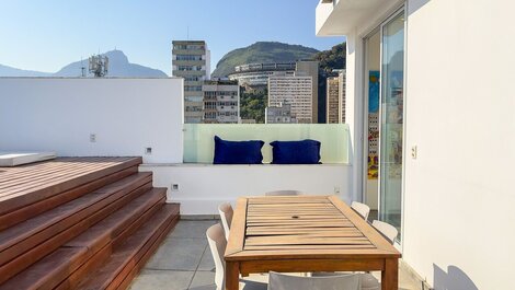 Cobertura duplex com 3 suites em Ipanema