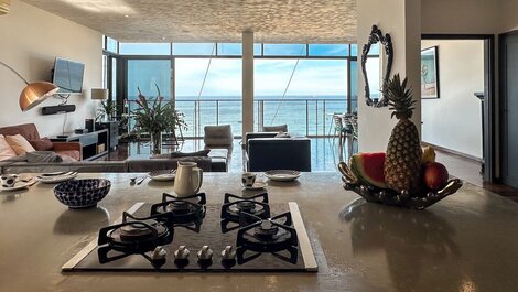 Lindo apartamento de 3 quartos frente mar