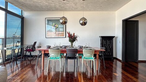 Lindo apartamento de 3 quartos frente mar