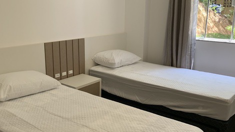 Apartamento em condomínio com Piscina em Bombas - Bombinhas