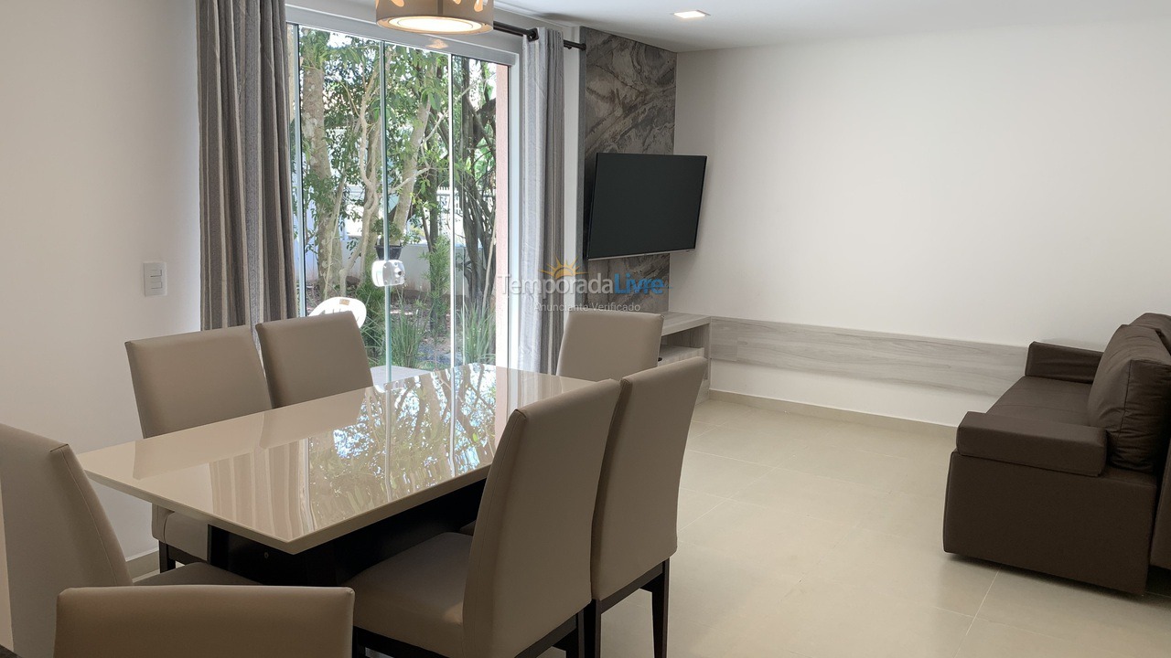 Apartamento para aluguel de temporada em Bombinhas (Praia de Bombas)