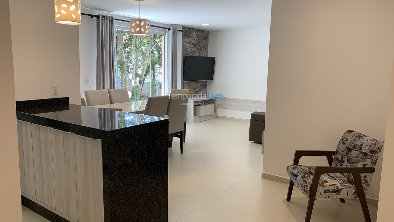 Apartamento para aluguel de temporada em Bombinhas (Praia de Bombas)