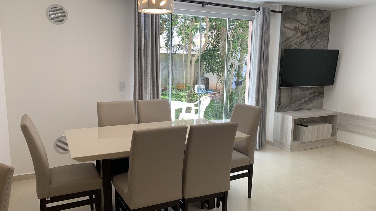 Apartamento para aluguel de temporada em Bombinhas (Praia de Bombas)