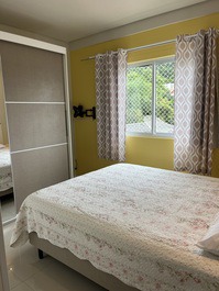 Apartamento de 2 habitaciones en el centro de Bombinhas.