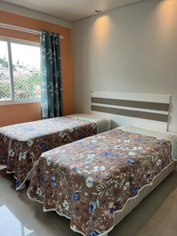 Apartamento de 2 habitaciones en el centro de Bombinhas.