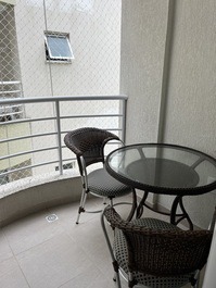 Apartamento de 2 habitaciones en el centro de Bombinhas.