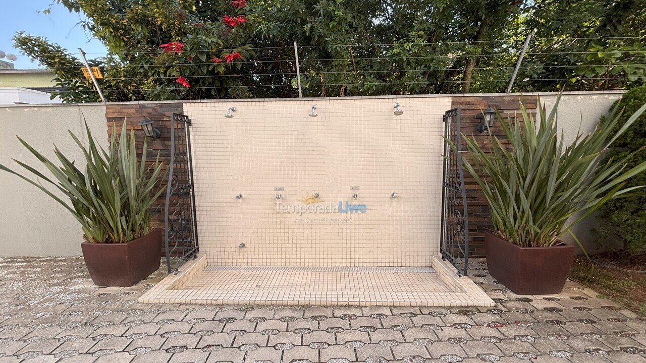 Apartamento para aluguel de temporada em Bombinhas (Praia de Bombas)