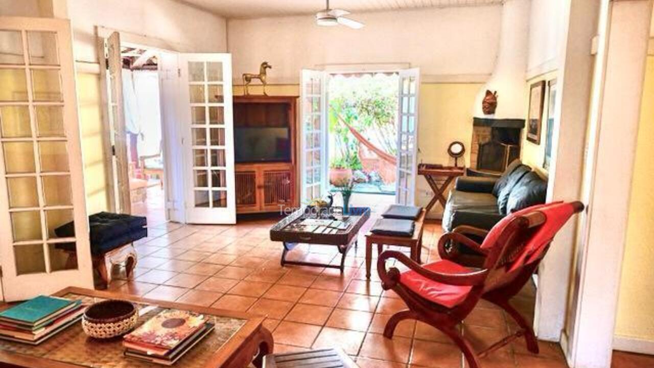 Casa para aluguel de temporada em Ilhabela (Saco da Capela)