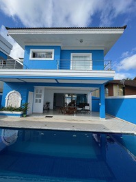 Casa con Piscina en Praia do Mar Casado / Pernambuco Guarujá