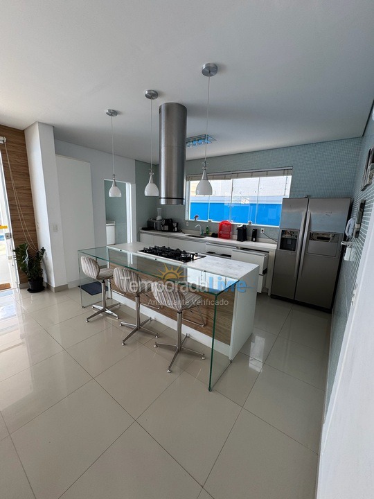 Casa para alquiler de vacaciones em Guarujá (Praia do Pernambuco)