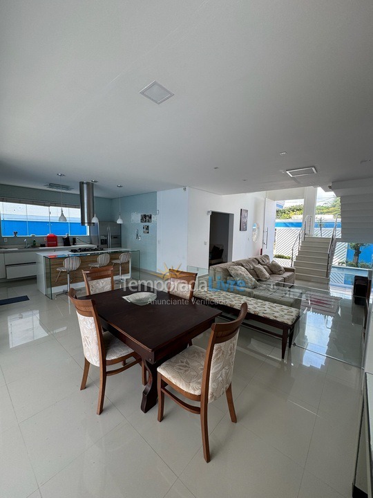 Casa para alquiler de vacaciones em Guarujá (Praia do Pernambuco)