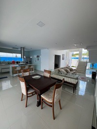 Casa con Piscina en Praia do Mar Casado / Pernambuco Guarujá