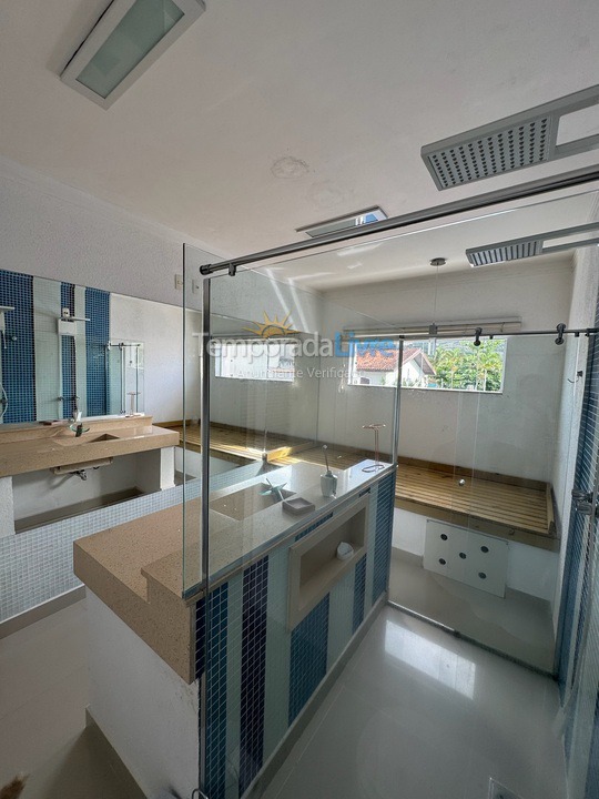 Casa para alquiler de vacaciones em Guarujá (Praia do Pernambuco)